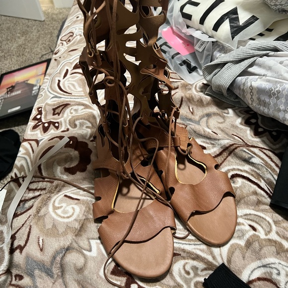 Gladiators Brown Sandals - Picture 4 of 4